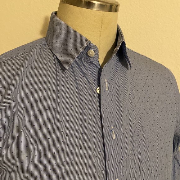Express button down - Picture 2 of 2